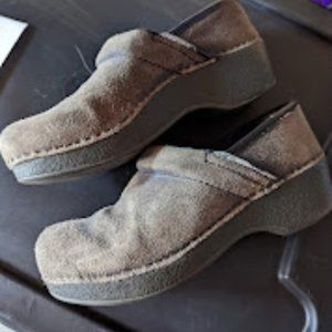 Grey/blue distressed Dansko clog shoes, size 37 (fits like 7.5 shoe size)